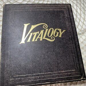 Pearl Jam Vitalogy (Epic Records EK 66900, 1994)Original Book-Style CD Edition